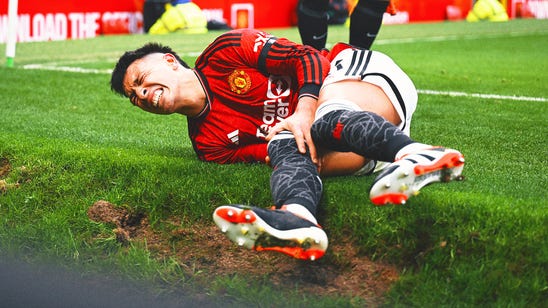 Man United, Argentina defender Lisandro Martinez out for at least 8 weeks with knee injury