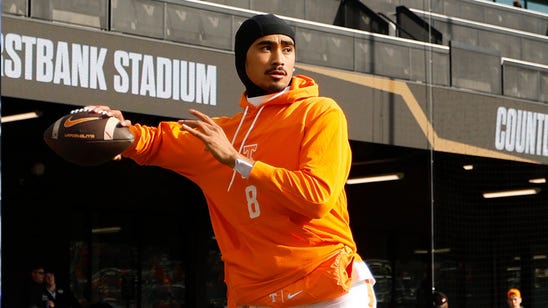 Transfer portal ... trade? Quarterbacks Nico Iamaleava, Joey Aguilar swap places